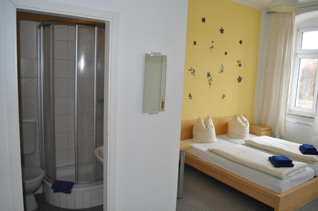 A Bed Privatzimmer Dresden - Nichtraucherpension Phòng bức ảnh