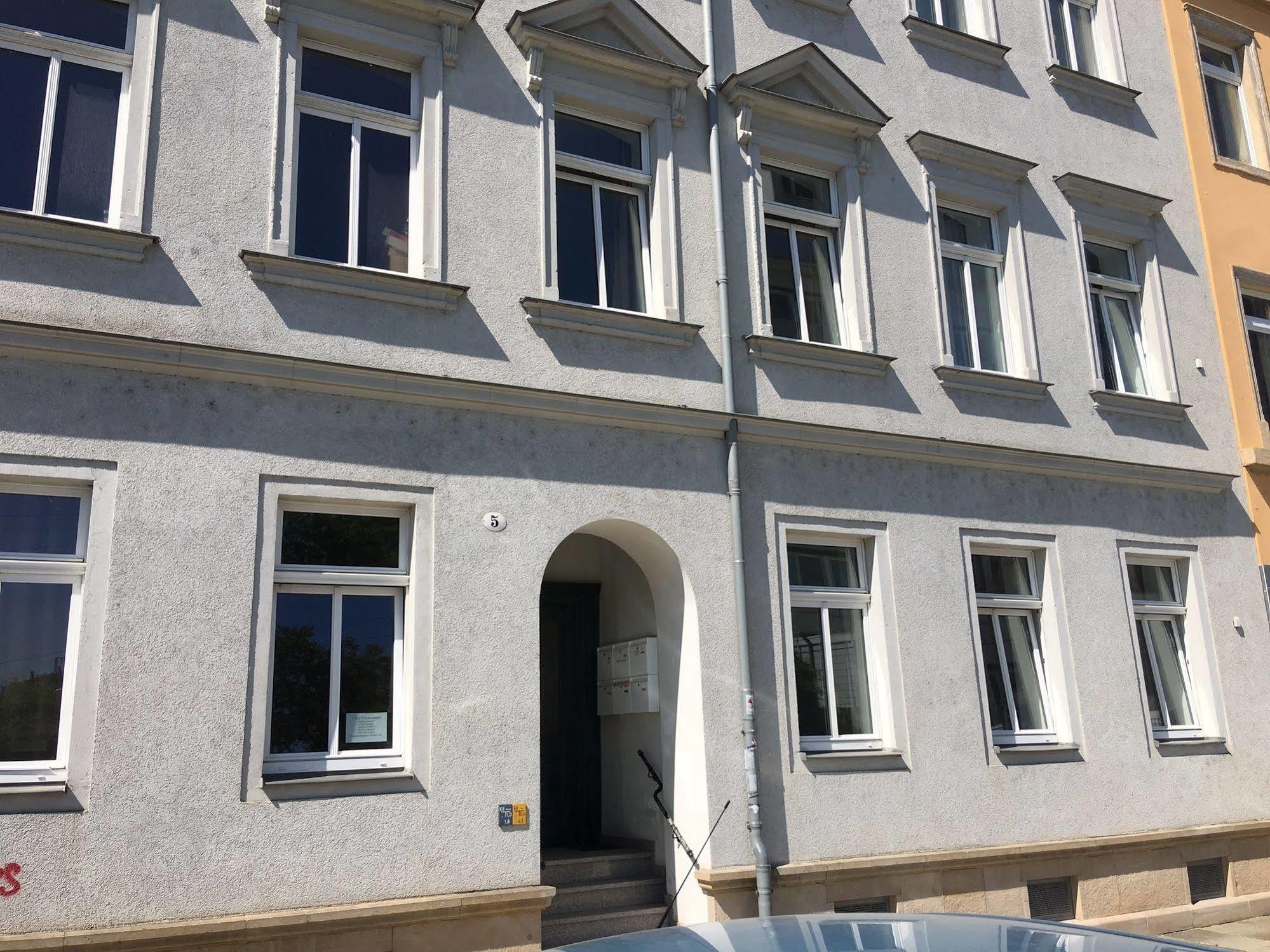 A Bed Privatzimmer Dresden - Nichtraucherpension Ngoại thất bức ảnh